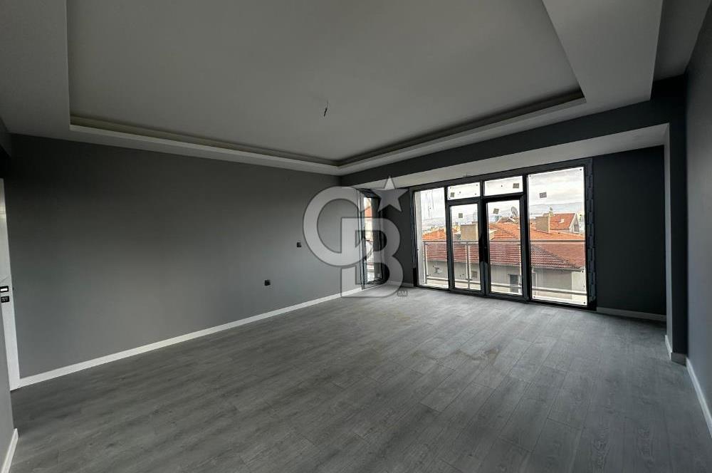 MÜRSEL ULUÇ'ta 3+1 OTURUMA HAZIR CEPHEDEN 3. KAT SIFIR DAİRE