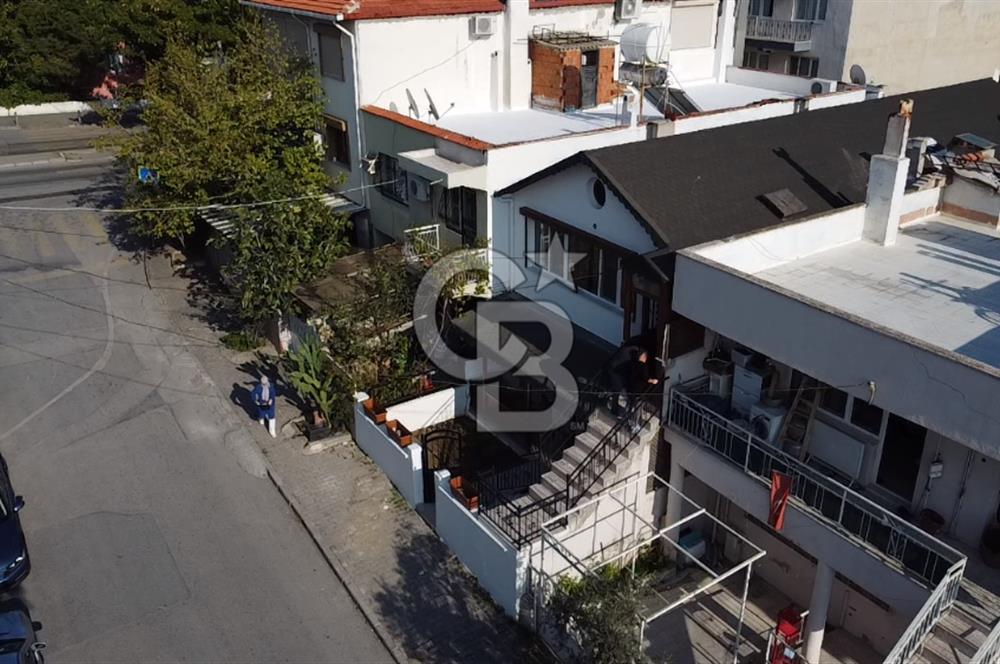  Atatürk mahallesinde merkez de bulunan satılık 2 katlı müstakil ev