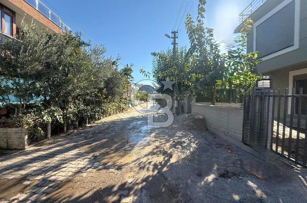 Dikili Merkezde Satılık 1+1 Daire