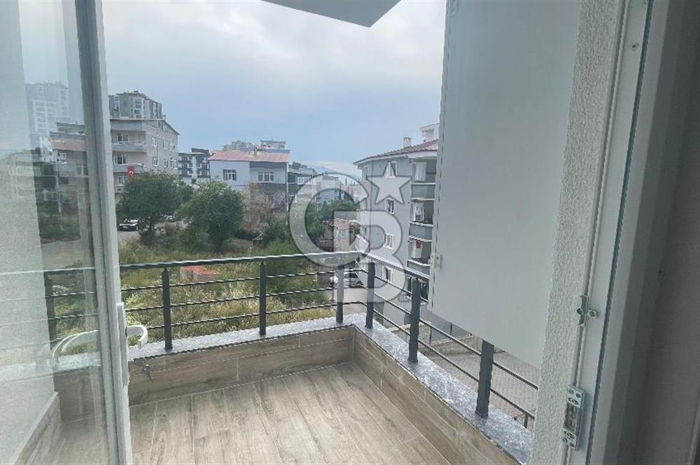 YEŞİLDERE MH KARAYOLLARI TRAMVAY DURAĞINA 5 DK SATILIK 2+1 DAİRE