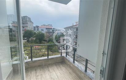 YEŞİLDERE MH KARAYOLLARI TRAMVAY DURAĞINA 5 DK SATILIK 2+1 DAİRE