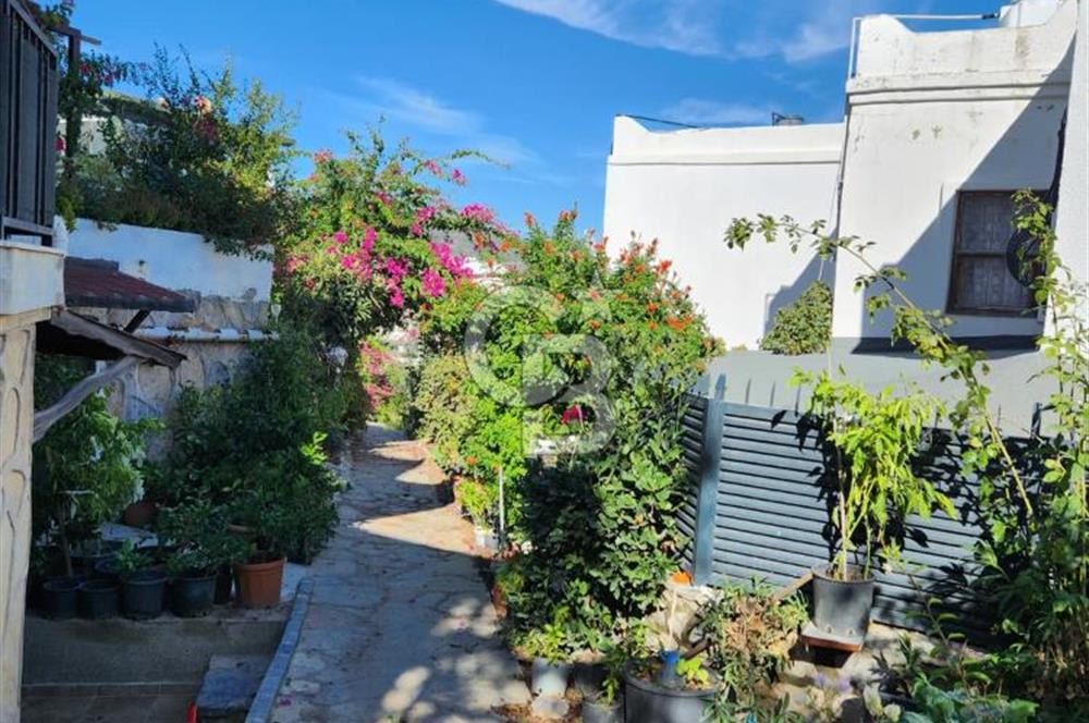 Bodrum Bitez Asarlık Mevkiinde Satılık 4+1 Deniz Manzaralı Tripleks Villa