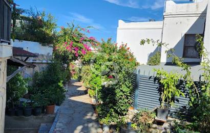 Bodrum Bitez Asarlık Mevkiinde Satılık 4+1 Deniz Manzaralı Tripleks Villa