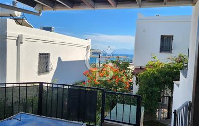 Bodrum Bitez Asarlık Mevkiinde Satılık 4+1 Deniz Manzaralı Tripleks Villa