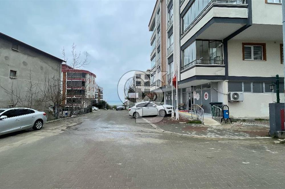 YEŞİLDERE MH KARAYOLLARI TRAMVAY DURAĞINA 5 DK SATILIK 2+1 DAİRE
