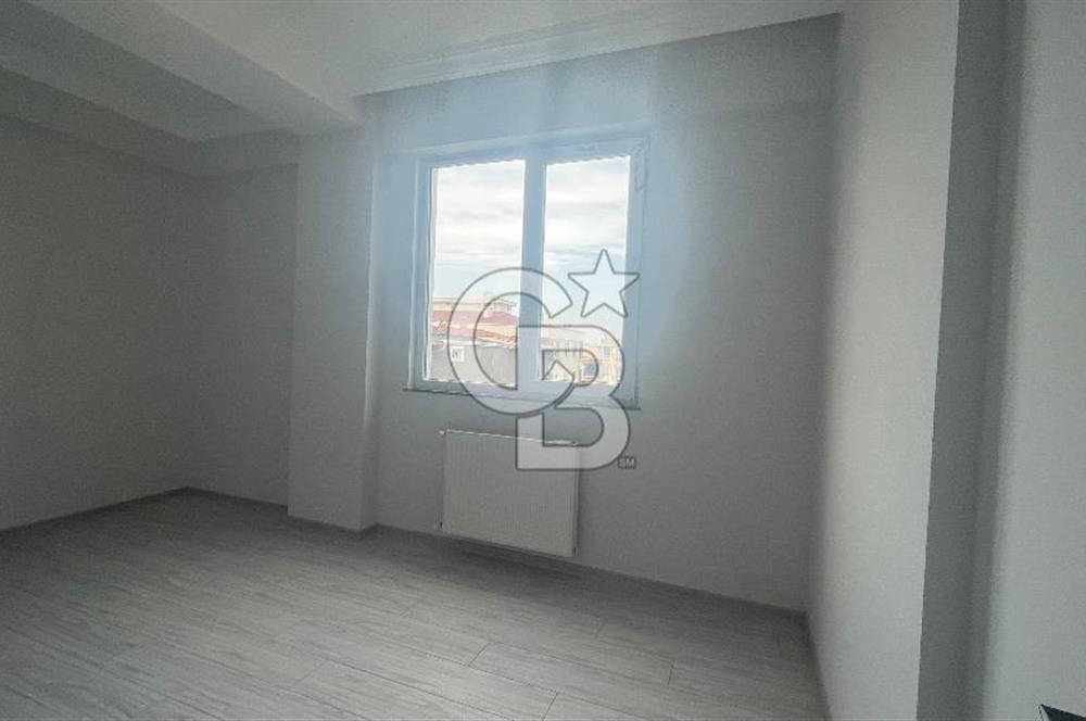 YEŞİLDERE MH KARAYOLLARI TRAMVAY DURAĞINA 5 DK SATILIK 2+1 DAİRE