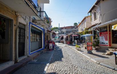 Eski Foça Çarşı İçerisinde Satılık Dükkan