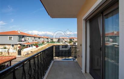 Foça Hacıveli Mah. Havuzlu Sitede Satılık 2+1 Daire