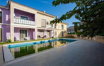 Foça Hacıveli Mah. Havuzlu Sitede Satılık 2+1 Daire