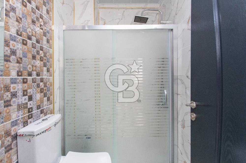 Yenifoça'da Eşyalı Satılık Müstakil 3+1 Havuzlu Tripleks