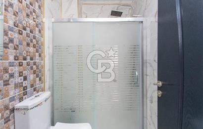 Yenifoça'da Eşyalı Satılık Müstakil 3+1 Havuzlu Tripleks