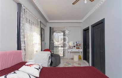 Yenifoça'da Eşyalı Satılık Müstakil 3+1 Havuzlu Tripleks