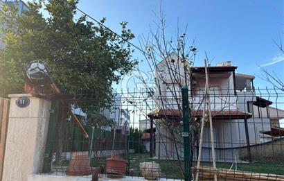 Güvendik'te Denize Yakın Satılık Villa