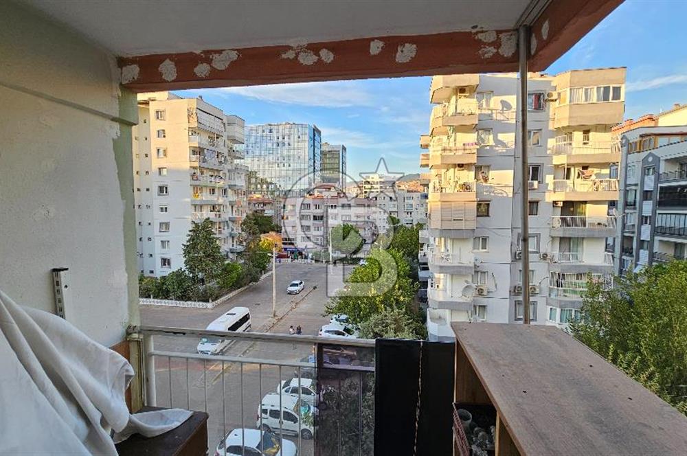 Bayraklı Soğukkuyu Kapalı Mutfak Çift Cephe 3+1 Satılık Daire