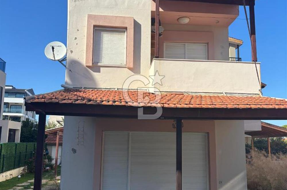 Güvendik'te Denize Yakın Satılık Villa