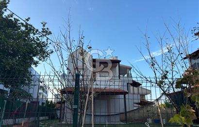 Güvendik'te Denize Yakın Satılık Villa