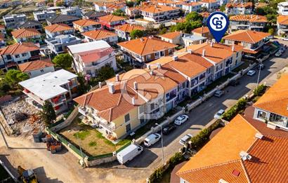 Foça Hacıveli Mah. Havuzlu Sitede Satılık 2+1 Daire