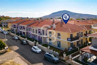 Foça Hacıveli Mah. Havuzlu Sitede Satılık 2+1 Daire
