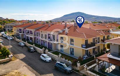 Foça Hacıveli Mah. Havuzlu Sitede Satılık 2+1 Daire