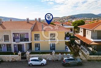 Foça Hacıveli Mah. Havuzlu Sitede Eşyalı Kiralık 2+1 Daire