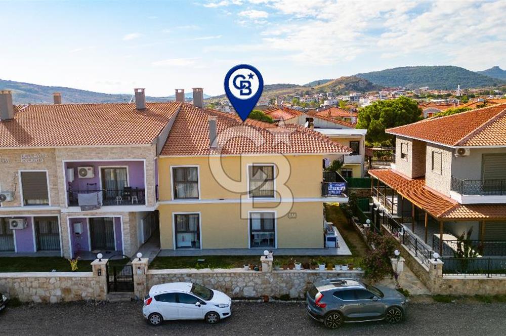 Foça Hacıveli Mah. Havuzlu Sitede Satılık 2+1 Daire