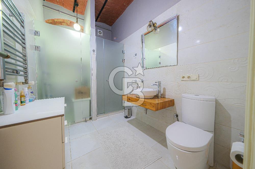 Galata Kamondo'da Yenilenmiş Eşyalı 2+1 Satılık Daire