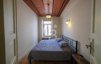 Galata Kamondo'da Yenilenmiş Eşyalı 2+1 Satılık Daire