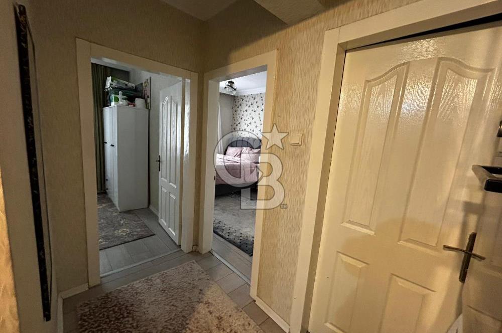 Coldwell Banker Jovenden Elvankent Topçu'da tren durağına yakın 2+1