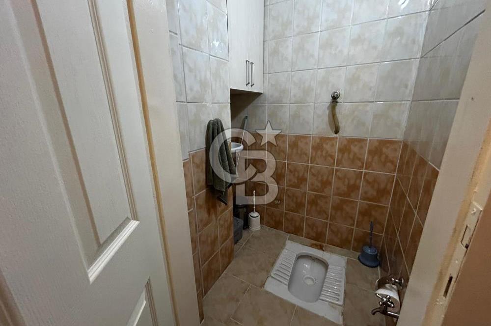 Coldwell Banker Jovenden Elvankent Topçu'da tren durağına yakın 2+1
