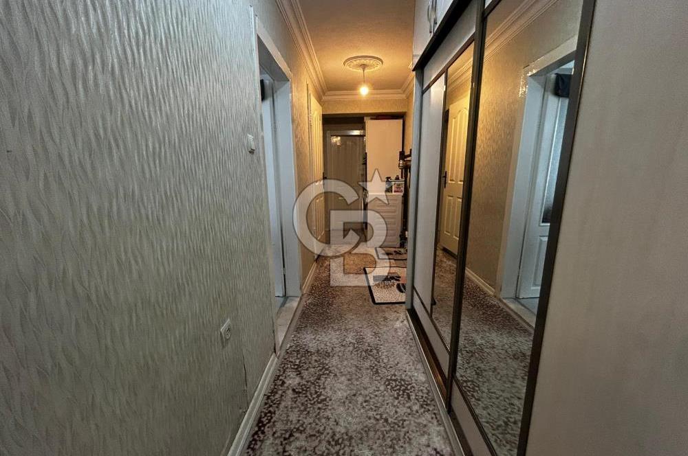 Coldwell Banker Jovenden Elvankent Topçu'da tren durağına yakın 2+1