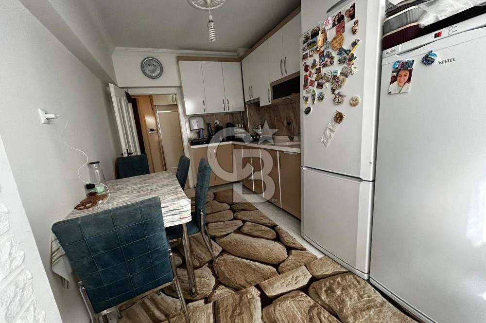 Coldwell Banker Jovenden Elvankent Topçu'da tren durağına yakın 2+1