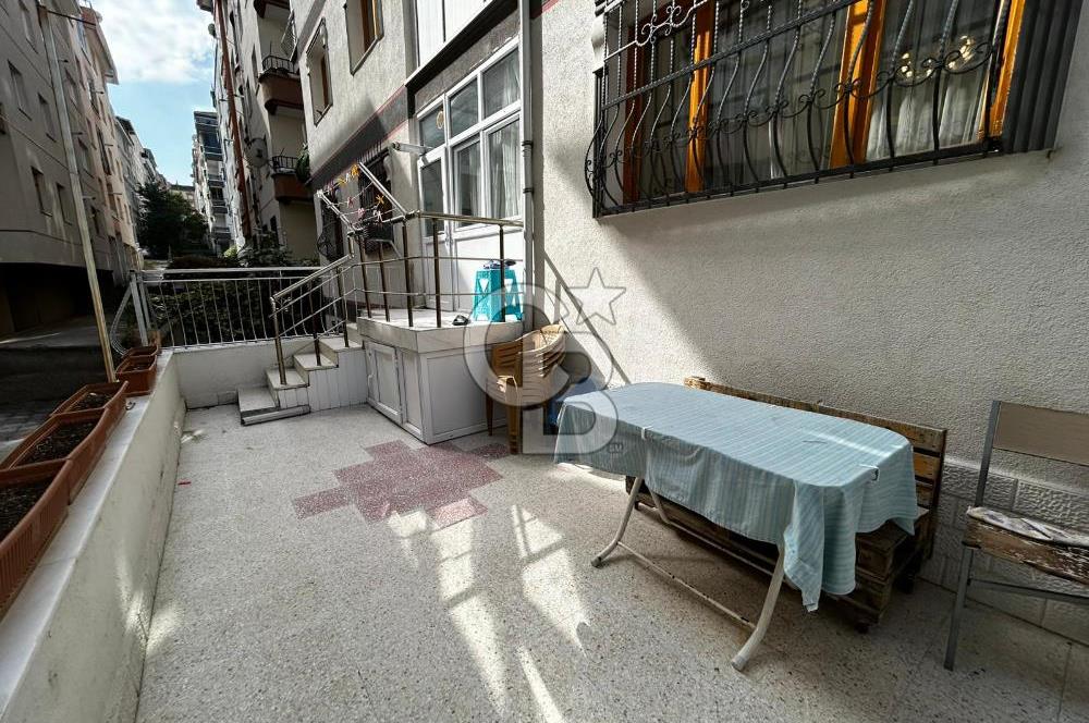 Coldwell Banker Jovenden Elvankent Topçu'da tren durağına yakın 2+1