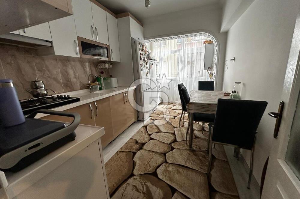 Coldwell Banker Jovenden Elvankent Topçu'da tren durağına yakın 2+1