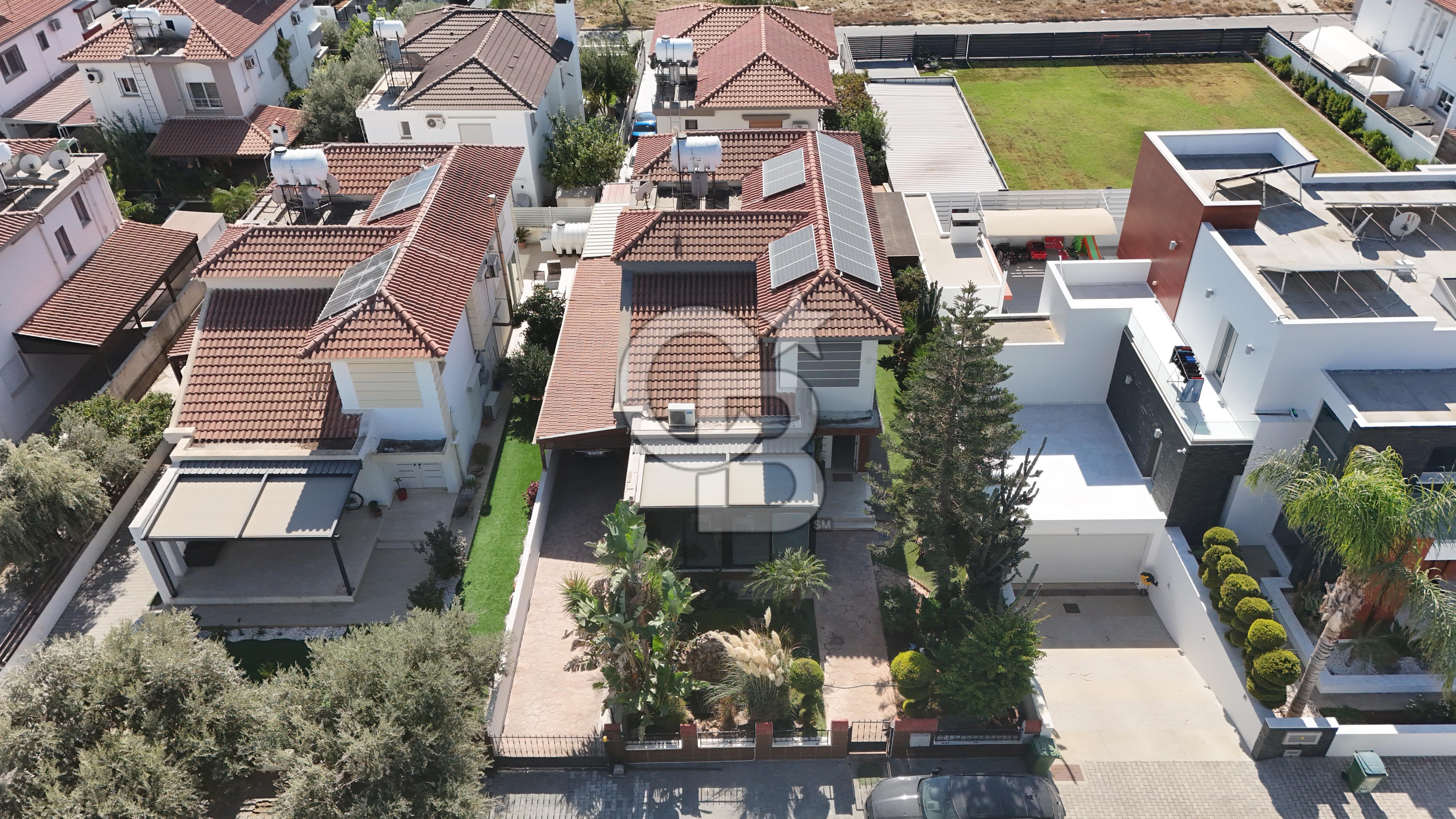 Yenikent Bölgesinde Satılık Müstakil Villa !!!