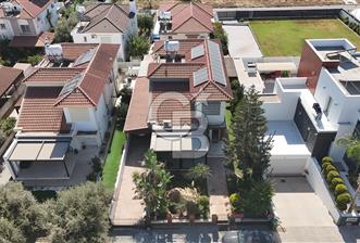 Yenikent Bölgesinde Satılık Müstakil Villa !!!