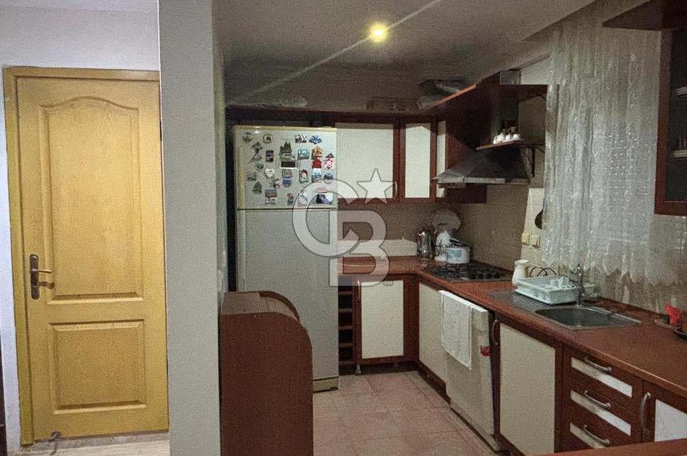 Güvendik'te Denize Yakın Satılık Villa