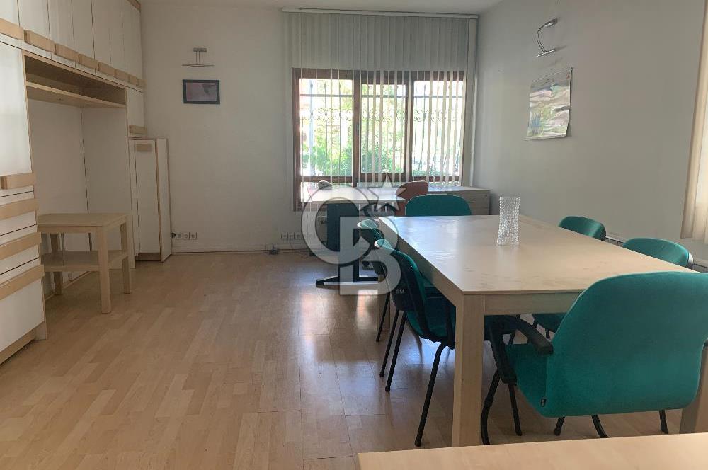 MEBUSEVLERİ ERGİN SOKAKTA KAPALI OTOPARKLI EŞYALI KİRALIK