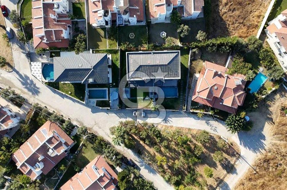 Çeşme Şifne'de Havuzlu Muhteşem Konumda Satılık 4+1 Villa