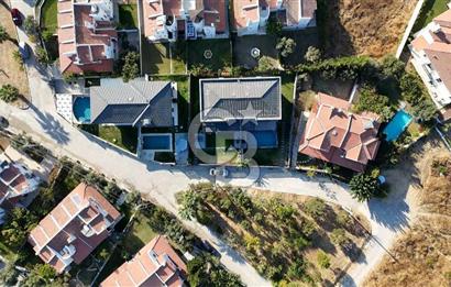 Çeşme Şifne'de Havuzlu Muhteşem Konumda Satılık 4+1 Villa