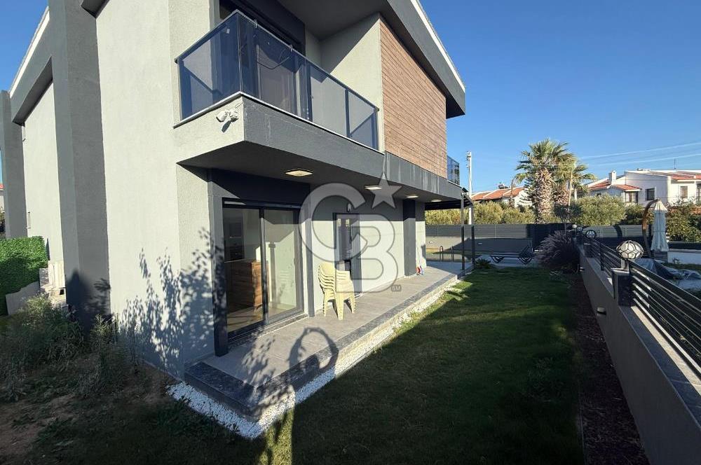 Çeşme Şifne'de Havuzlu Muhteşem Konumda Satılık 4+1 Villa