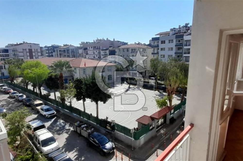 KARŞIYAKA BOSTANLIDA TAM MERKEZDE 2+1 ARAKAT 80 M2 ÖNÜ AÇIK DAİRE