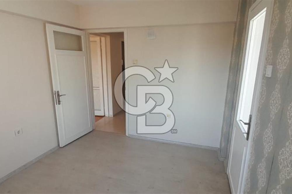 KARŞIYAKA BOSTANLIDA TAM MERKEZDE 2+1 ARAKAT 80 M2 ÖNÜ AÇIK DAİRE