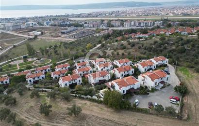 ÇANAKKALE MERKEZ PANAROMA SİTESİ YENİLENMİŞ LÜKS SATILIK VİLLA