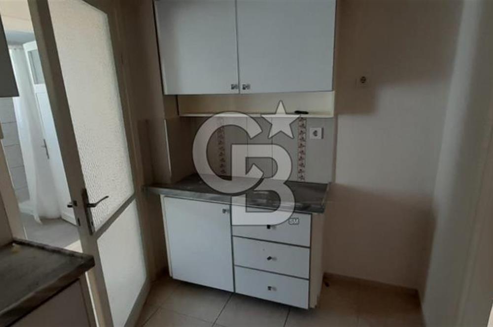 KARŞIYAKA BOSTANLIDA TAM MERKEZDE 2+1 ARAKAT 80 M2 ÖNÜ AÇIK DAİRE