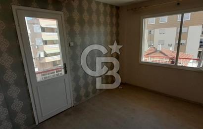 KARŞIYAKA BOSTANLIDA TAM MERKEZDE 2+1 ARAKAT 80 M2 ÖNÜ AÇIK DAİRE