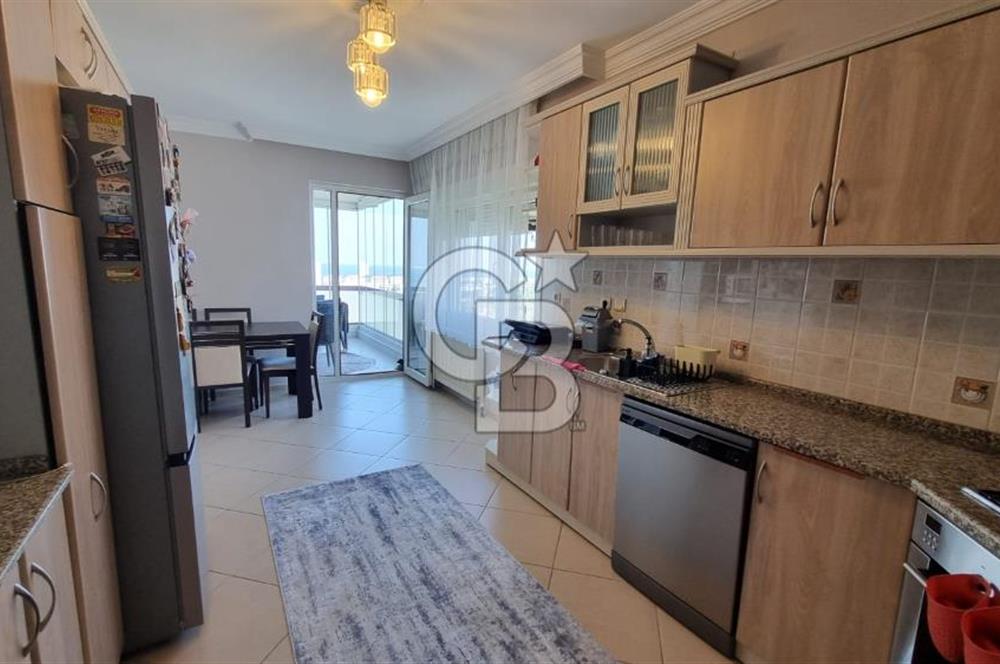 Narlıdere de Deniz Manzaralı Metro Yanı 4+1 Satılık 210 m2 Daire