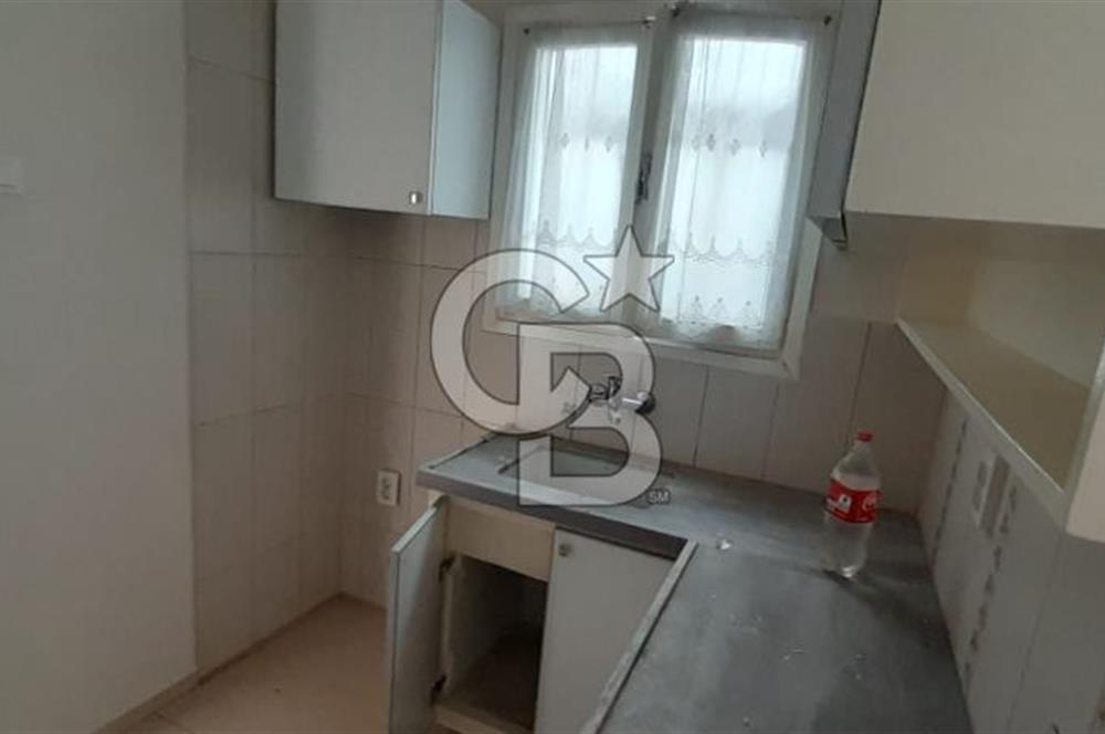 KARŞIYAKA BOSTANLIDA TAM MERKEZDE 2+1 ARAKAT 80 M2 ÖNÜ AÇIK DAİRE