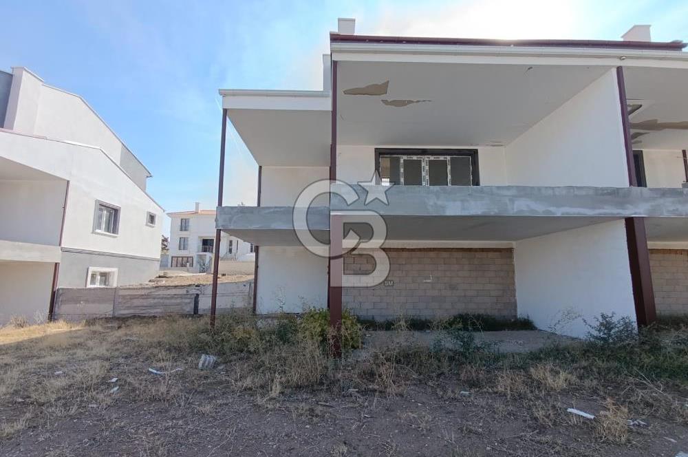 TEMELLİDE 4+1  SATILIK VİLLA