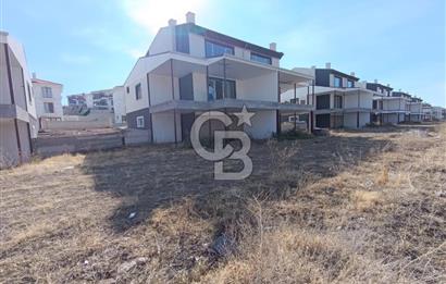 TEMELLİDE 4+1  SATILIK VİLLA