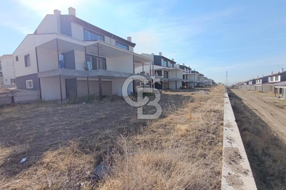 TEMELLİDE 4+1  SATILIK VİLLA